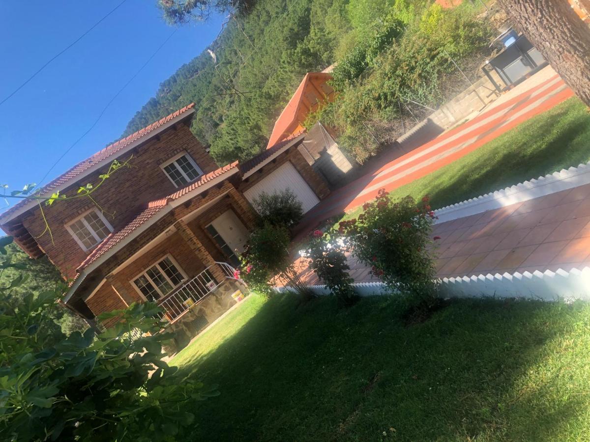 Chalet En El Corazon De La Sierra De Gredos, Pinar De La Atalaya-Tiemblo El Tiemblo Eksteriør billede