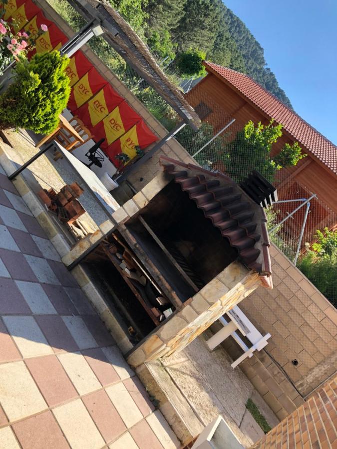 Chalet En El Corazon De La Sierra De Gredos, Pinar De La Atalaya-Tiemblo El Tiemblo Eksteriør billede
