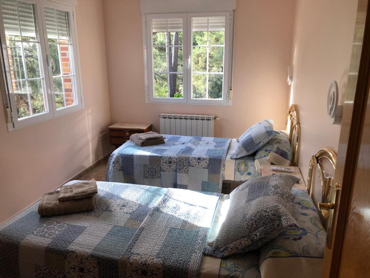 Chalet En El Corazon De La Sierra De Gredos, Pinar De La Atalaya-Tiemblo El Tiemblo Eksteriør billede