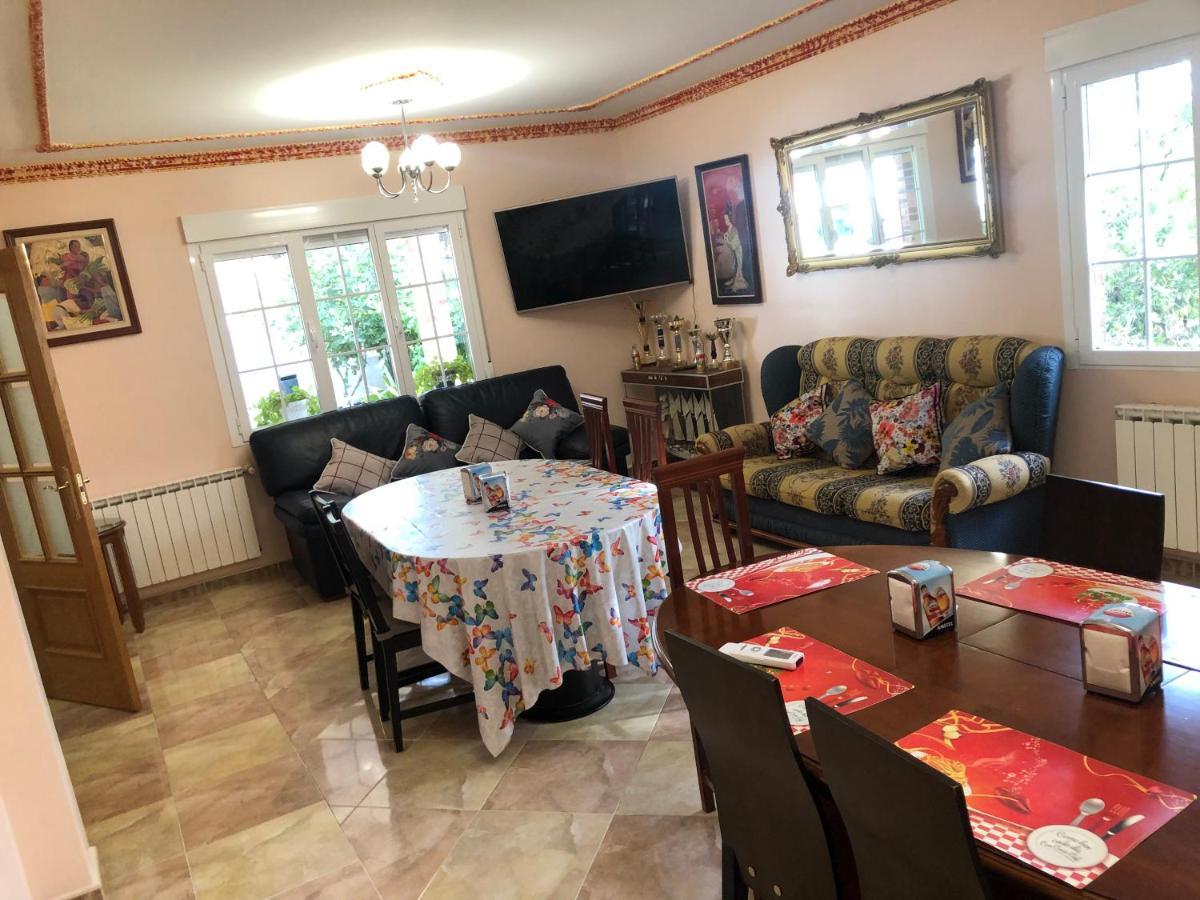Chalet En El Corazon De La Sierra De Gredos, Pinar De La Atalaya-Tiemblo El Tiemblo Eksteriør billede