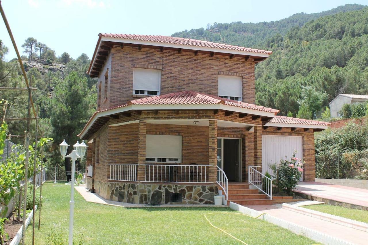 Chalet En El Corazon De La Sierra De Gredos, Pinar De La Atalaya-Tiemblo El Tiemblo Eksteriør billede