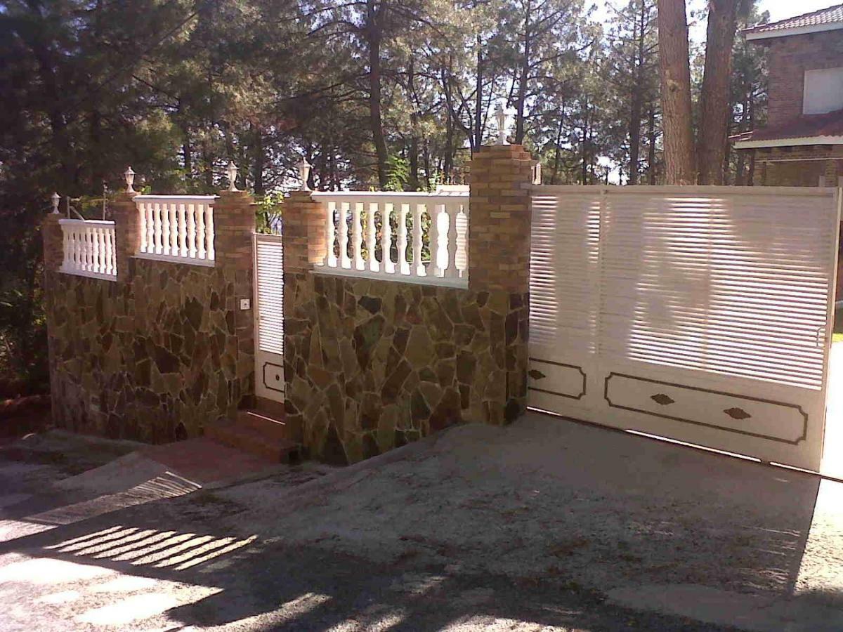 Chalet En El Corazon De La Sierra De Gredos, Pinar De La Atalaya-Tiemblo El Tiemblo Eksteriør billede